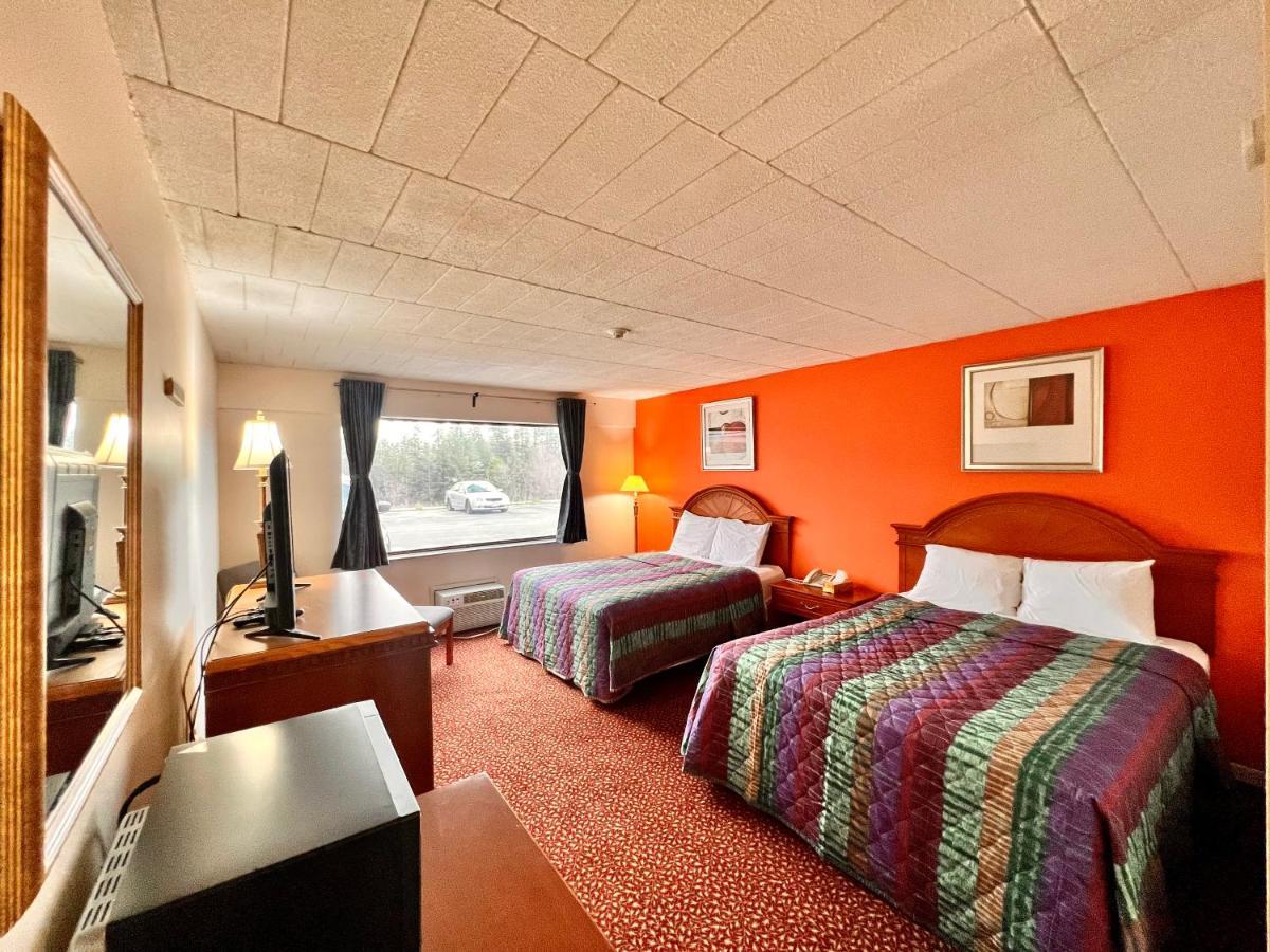 Lively Inn And Suites - Sudbury Naughton ภายนอก รูปภาพ