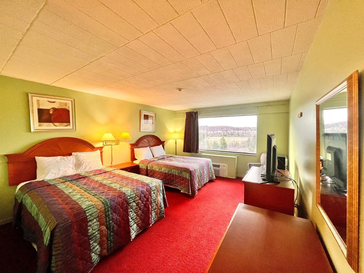 Lively Inn And Suites - Sudbury Naughton ภายนอก รูปภาพ