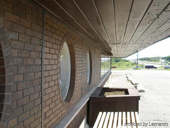 Lively Inn And Suites - Sudbury Naughton ภายนอก รูปภาพ