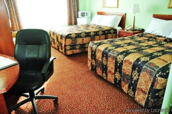 Lively Inn And Suites - Sudbury Naughton ห้อง รูปภาพ